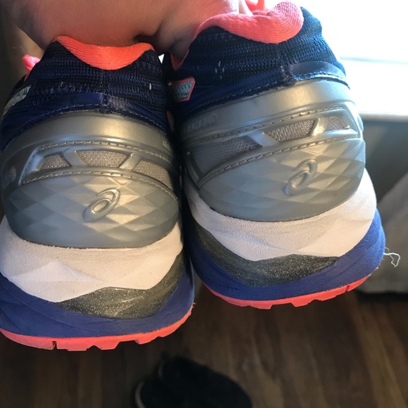 ASICS - Picture 4 of 5